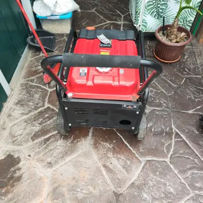 Generador a gasolina Honda 8000W portátil - miniatura 4