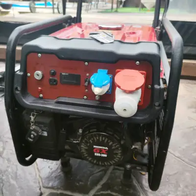Generador a gasolina Honda 8000W portátil - miniatura 6