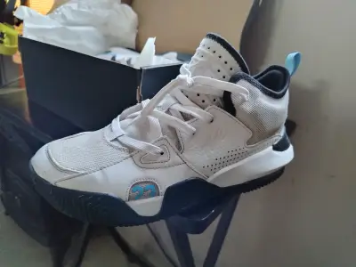 Zapatillas deportivas Jordan 23 blancas - miniatura 2