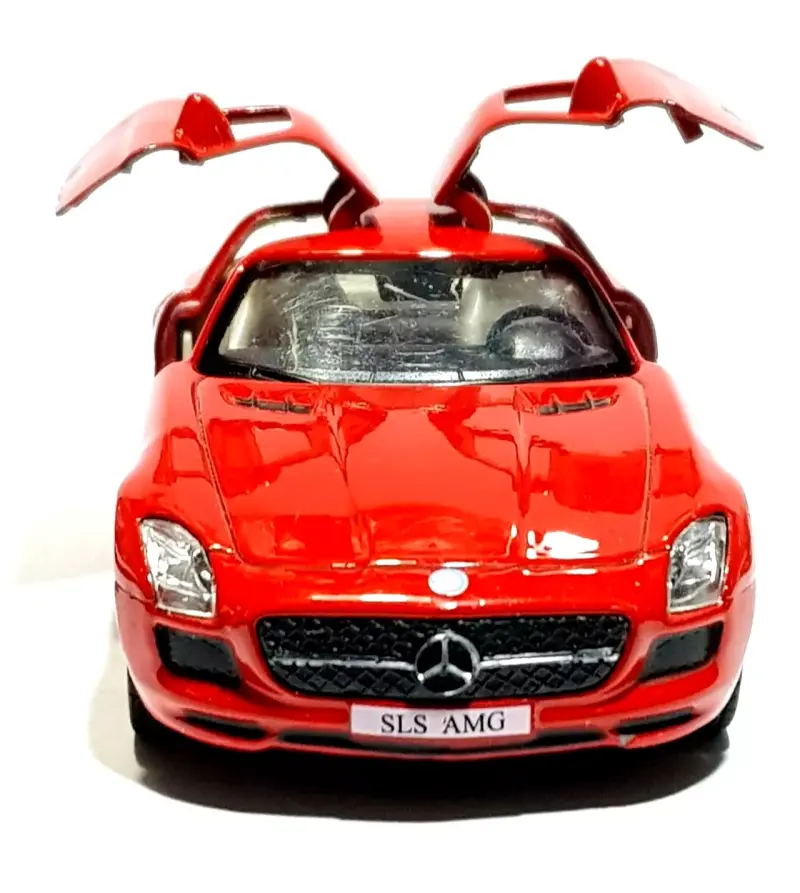 Auto a escala Mercedes-Benz SLS AMG rojo de 12cm. - 5