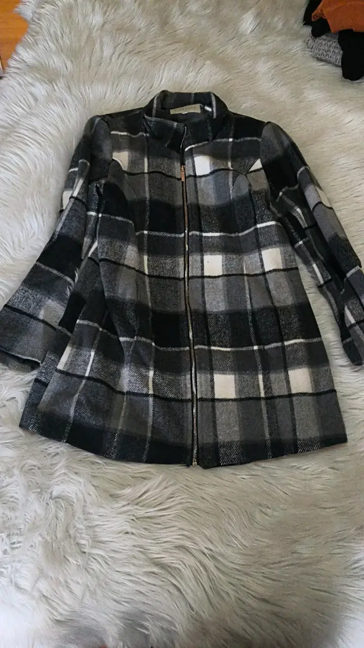 Abrigo de cuadros negro y blanco para mujer - 1