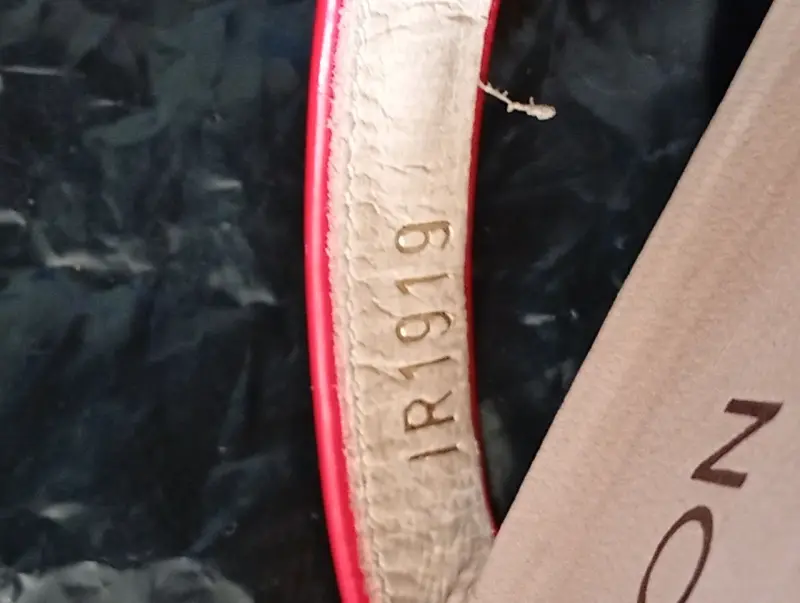 Sandalias rojas Louis Vuitton elegantes - 6