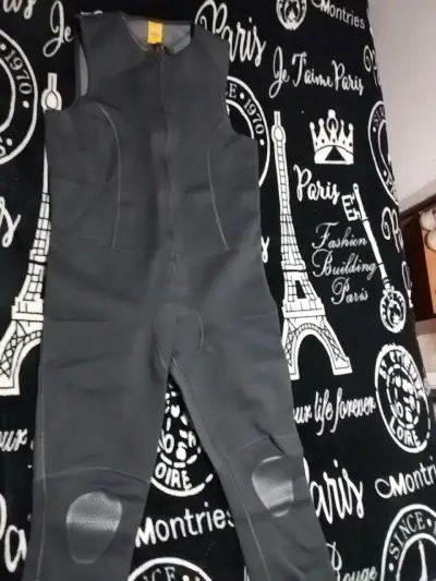 Traje de neopreno negro talla XXL - miniatura 1