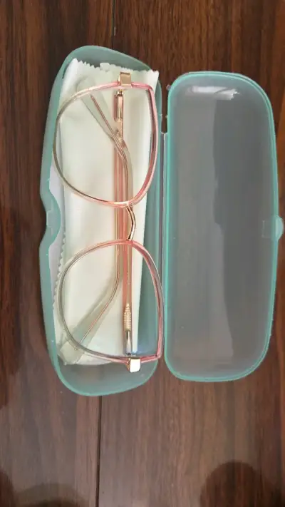 Gafas de Lectura con Estuche - miniatura 1