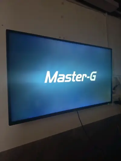 Smart TV Master-G 43 pulgadas con Dolby Audio - miniatura 2