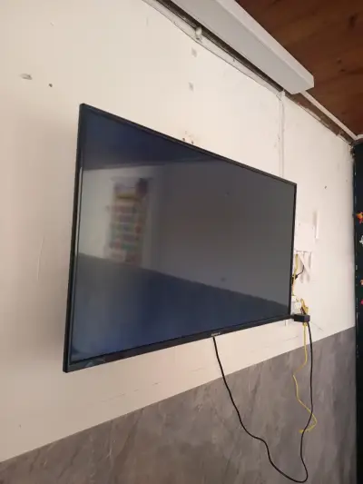 Smart TV Master-G 43 pulgadas con Dolby Audio - miniatura 3