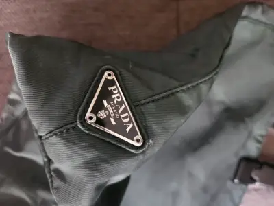 Bolso de mano Prada verde oscuro - miniatura 1