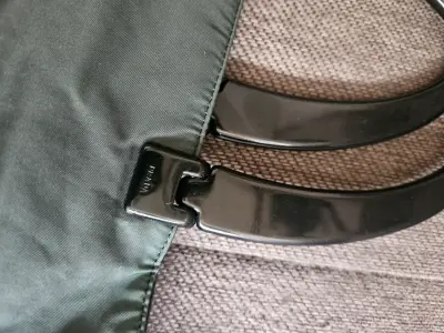 Bolso de mano Prada verde oscuro - miniatura 2