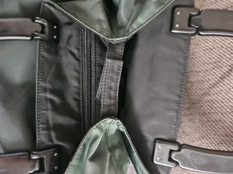 Bolso de mano Prada verde oscuro - 3