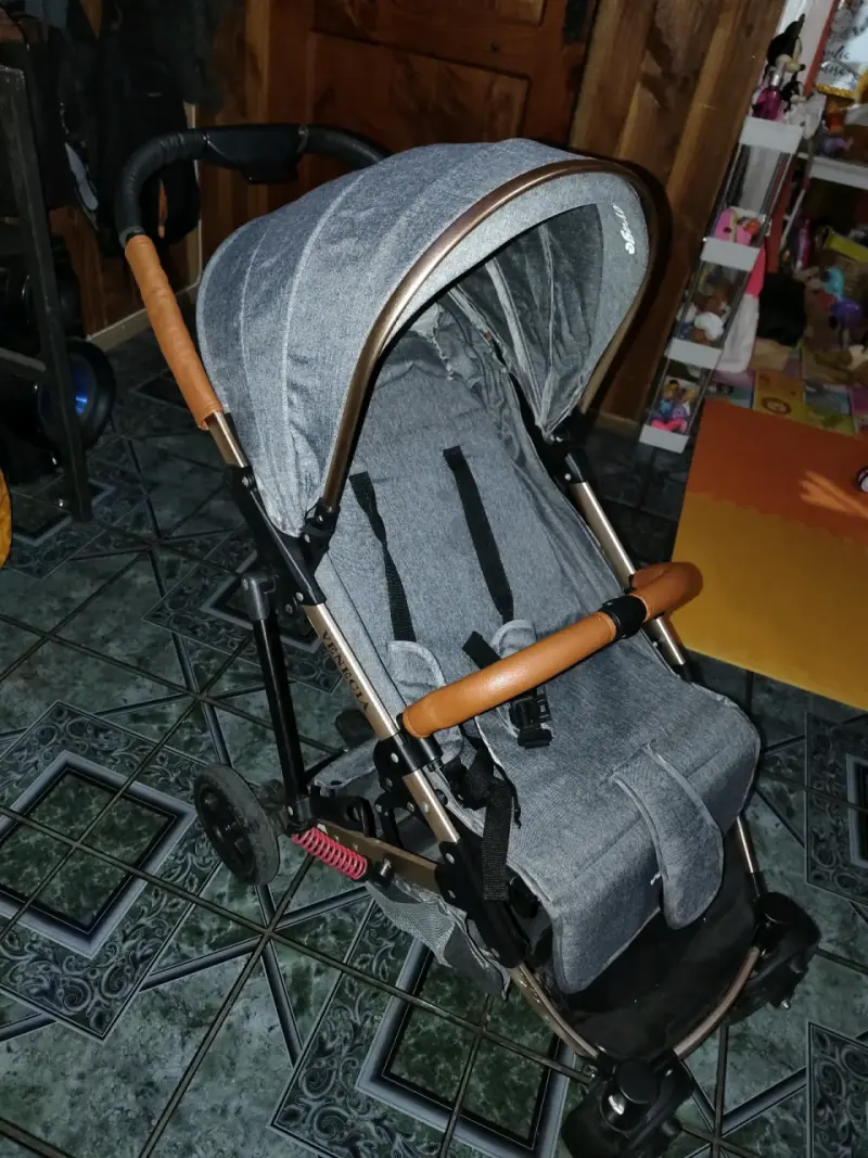 Coche de bebé gris con manillar ajustable - 3