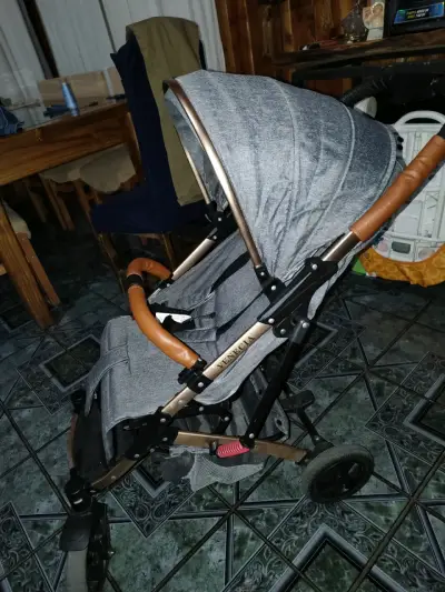 Coche de bebé gris con manillar ajustable - miniatura 4