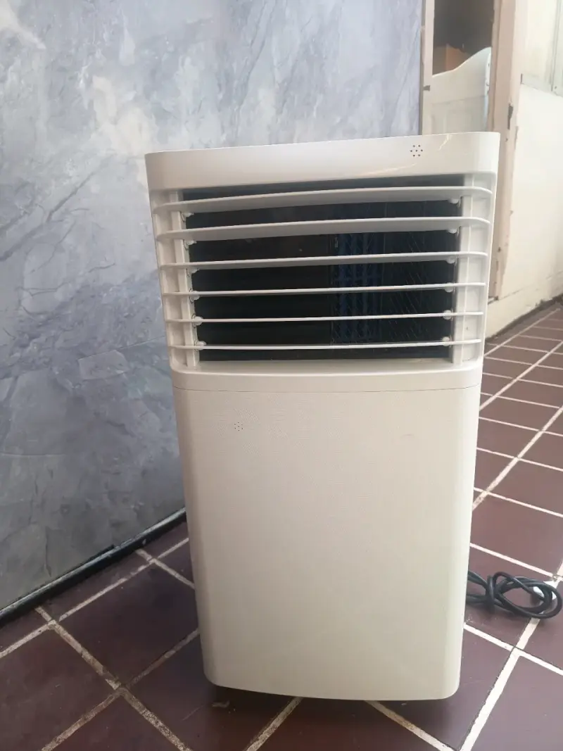 Aire acondicionado portátil TCL con control remoto - 1
