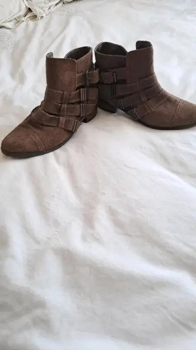 Botines de gamuza marrón Bershka talla 37 - miniatura 1