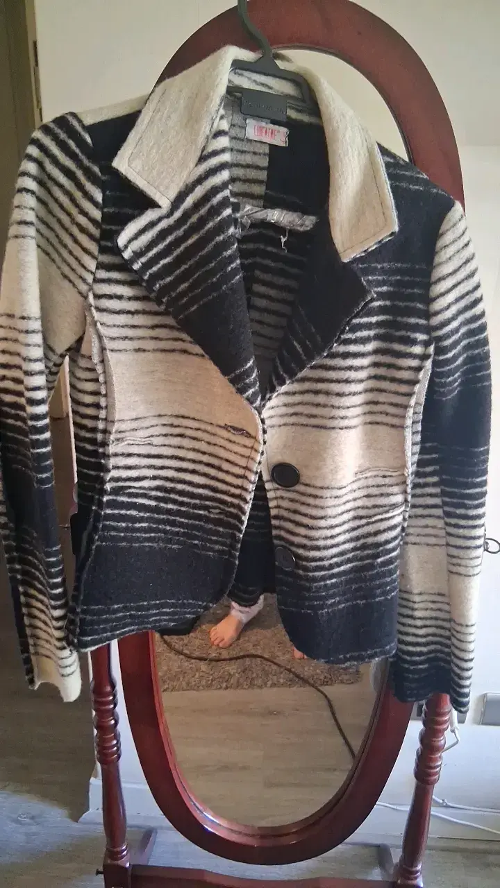 Chaqueta de lana a rayas para mujer - 2