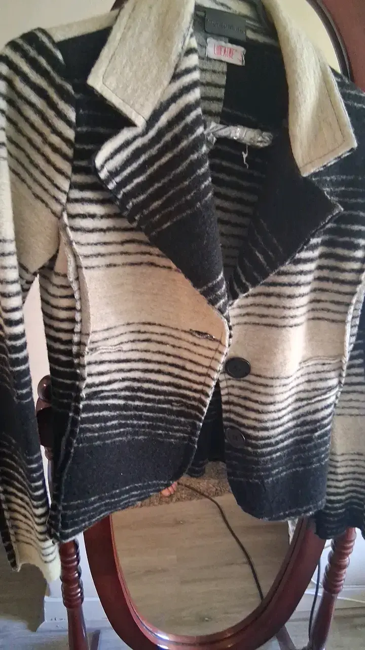 Chaqueta de lana a rayas para mujer - 3