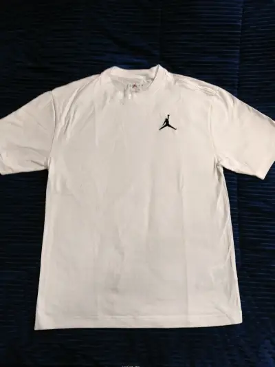 Polera blanca Jordan con logo bordado - miniatura 1
