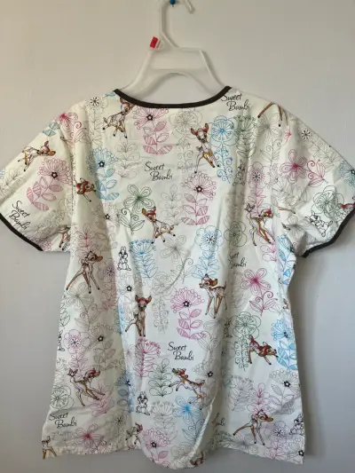 Blusa médica estampada Disney Bambi - miniatura 4