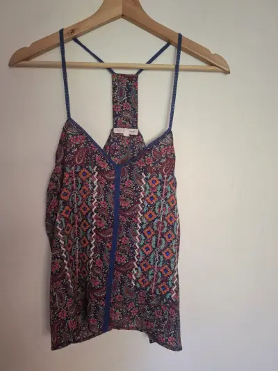 Blusa sin mangas estampada floral - miniatura 2
