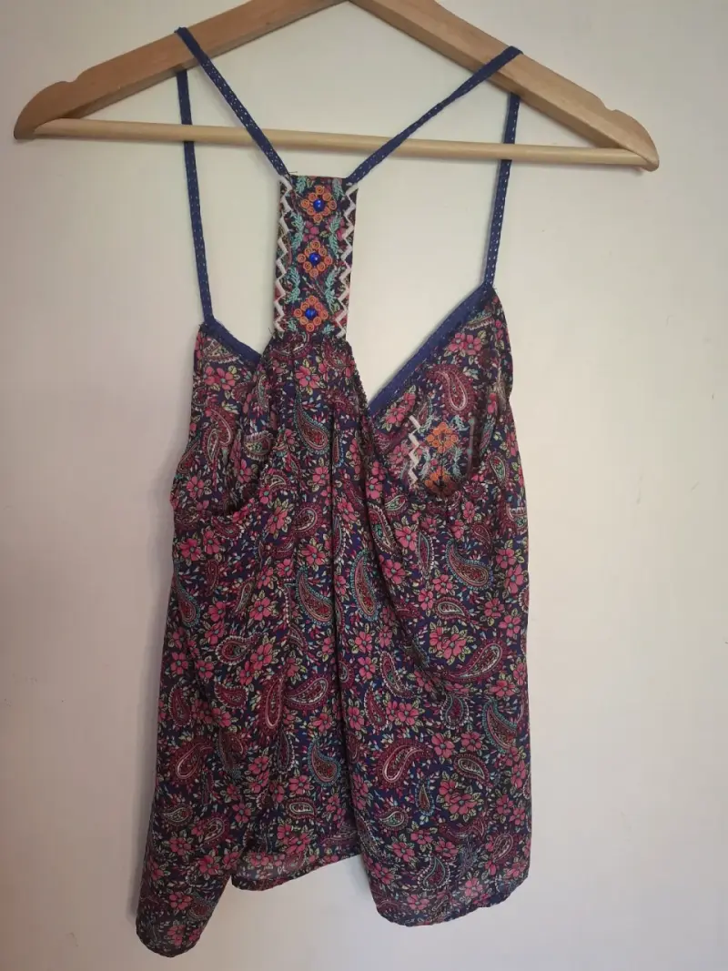 Blusa sin mangas estampada floral - 4