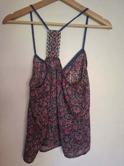 Blusa sin mangas estampada floral - miniatura 4