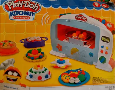 Horno de Juguete Play-Doh Kitchen Creations - miniatura 2