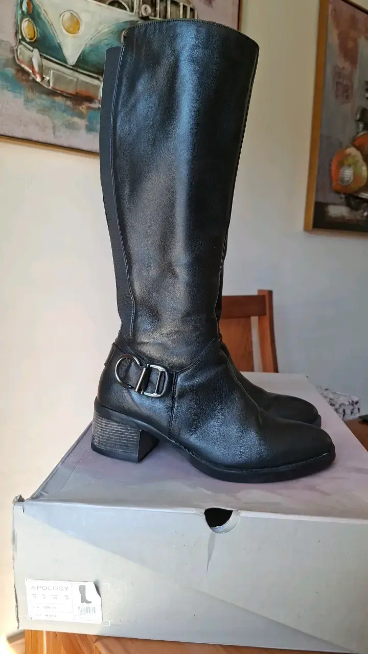Botas largas negras de cuero Apology