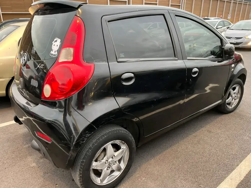 Auto compacto negro en buen estado Jac j2 2012 - 3