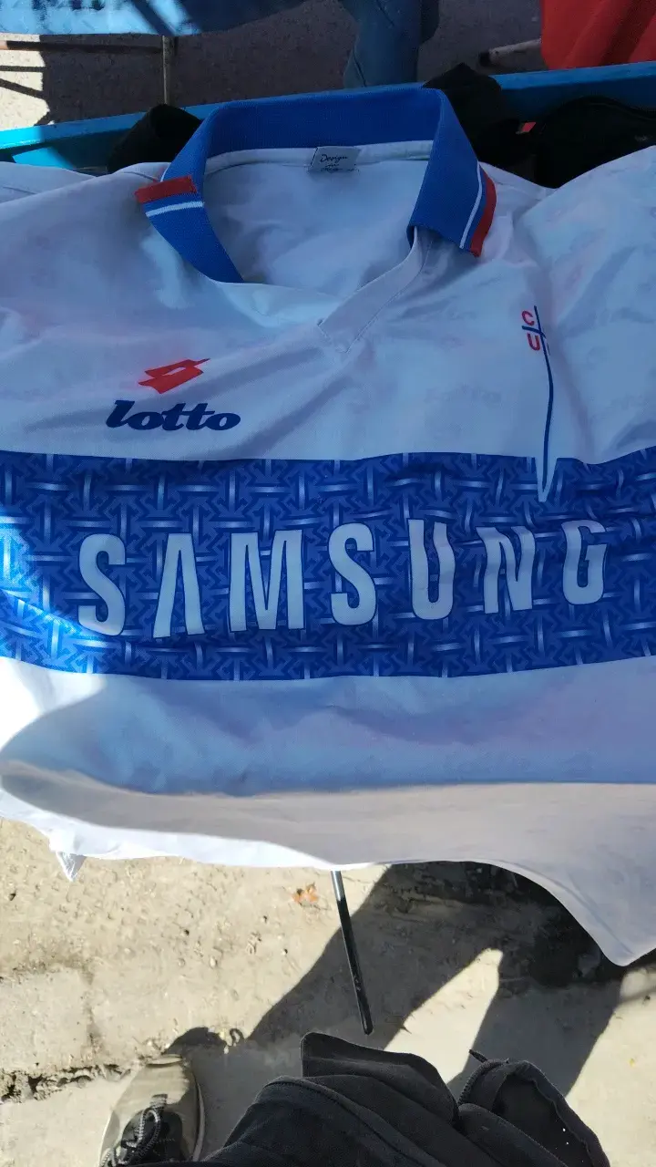 Camiseta de fútbol Lotto Samsung blanca y azul - 1