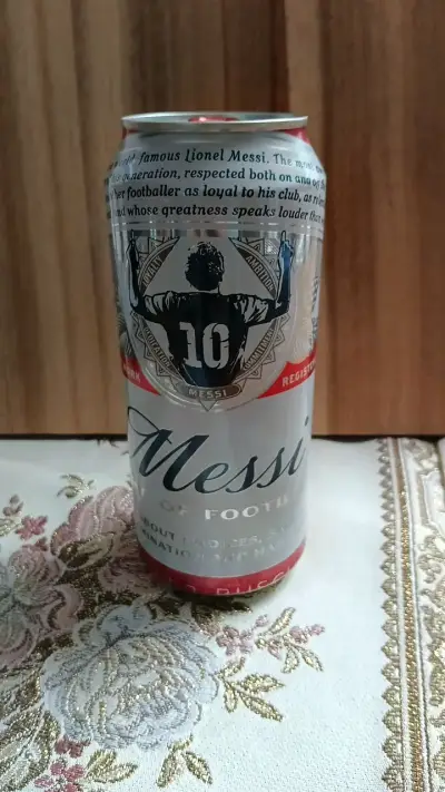 Lata de cerveza Messi edición especial - miniatura 1