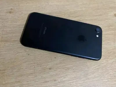 iPhone 7 en buen estado color negro - miniatura 1