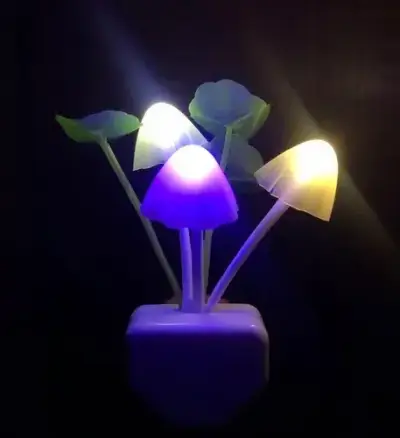 Luz nocturna LED en forma de hongo - miniatura 1