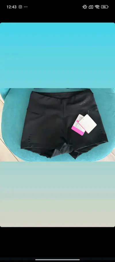 Shorts deportivos para mujer en varios colo - miniatura 1