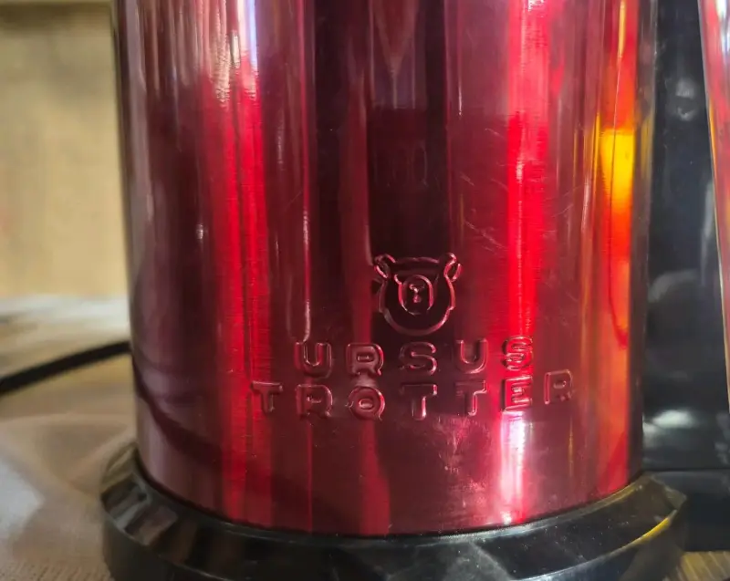Extractor de Jugo Ursus Trotter Rojo - 2