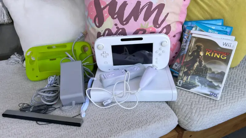 Consola Nintendo Wii U con juegos y accesorios - 1