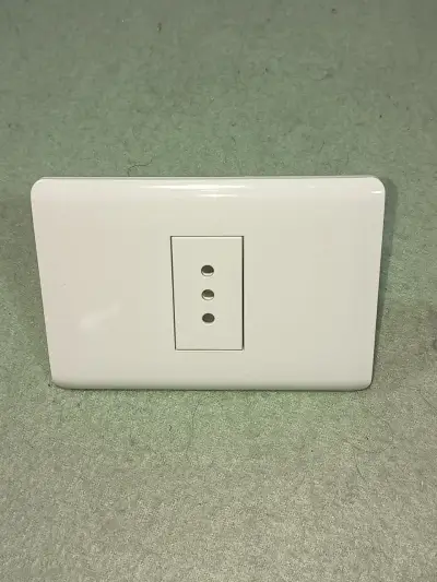 Enchufe Hembra Simple 10A Stanford Nuevo - miniatura 1