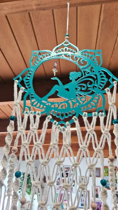 Atrapasueños de macramé con diseño de hada - miniatura 1