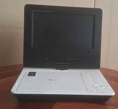 Reproductor de DVD/CD Portátil LG DP351G + Estuche - miniatura 1