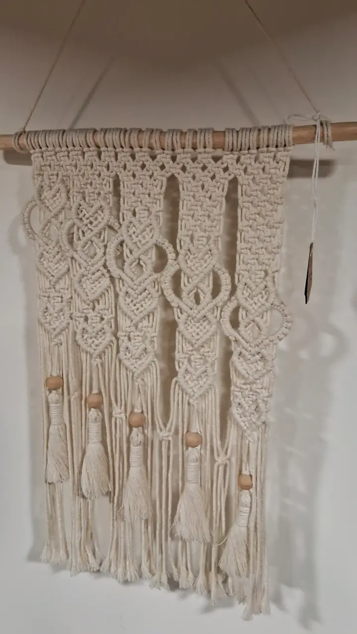 Tapiz de macramé artesanal beige - 1