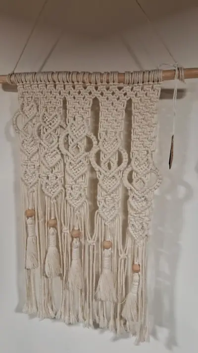 Tapiz de macramé artesanal beige - miniatura 1