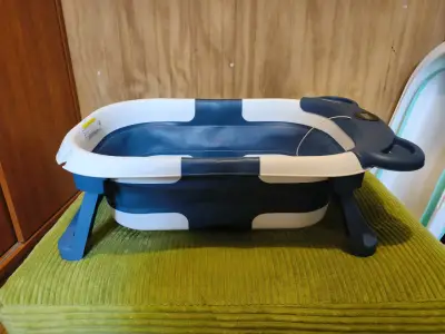 Tina plegable para bebé azul y blanca - miniatura 2