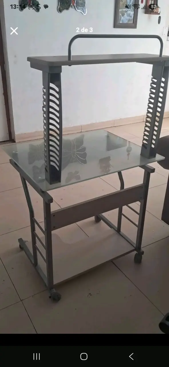 Escritorio de vidrio con ruedas para oficina - 1
