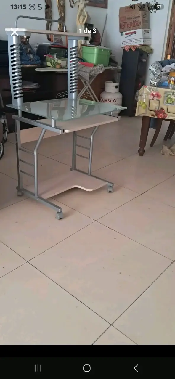 Escritorio de vidrio con ruedas para oficina - 2