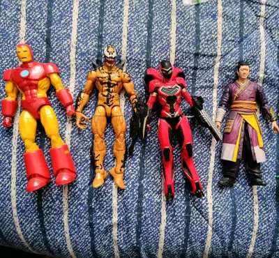 Figuras Marvel Legends y piezas BAF - miniatura 1