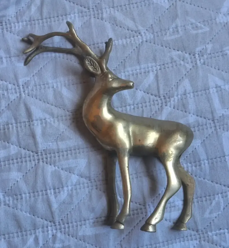 Figura decorativa de ciervo en bronce - 1