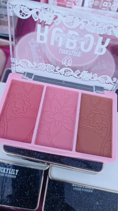 Paleta de rubores en tonos rosados - miniatura 1