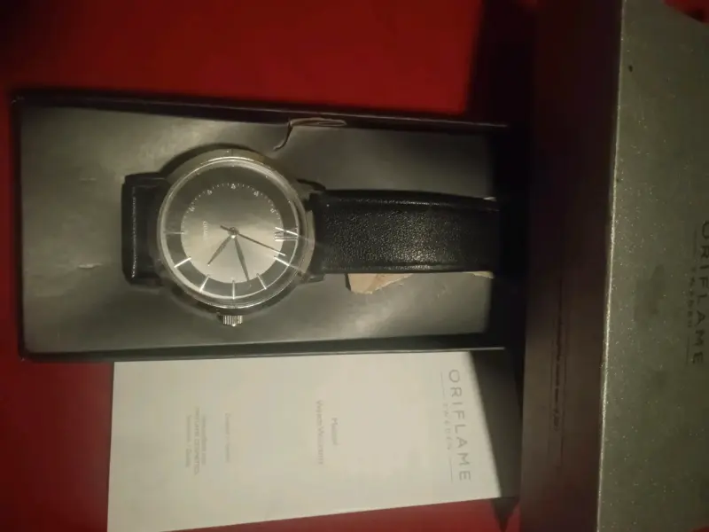 Reloj de pulsera Oriflame clásico negro