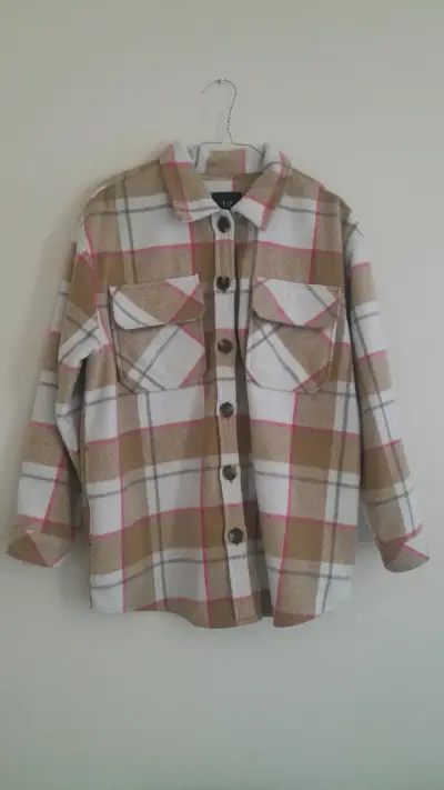 Sobre Camisa de franela a cuadros beige y rosa - miniatura 1