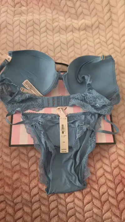 Conjunto de lencería azul con encaje Victoria's Secret - miniatura 3