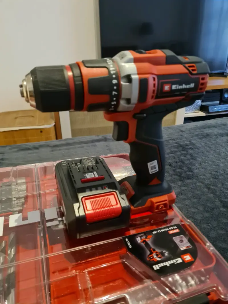 Taladro inalámbrico Einhell con batería y cargador - 1