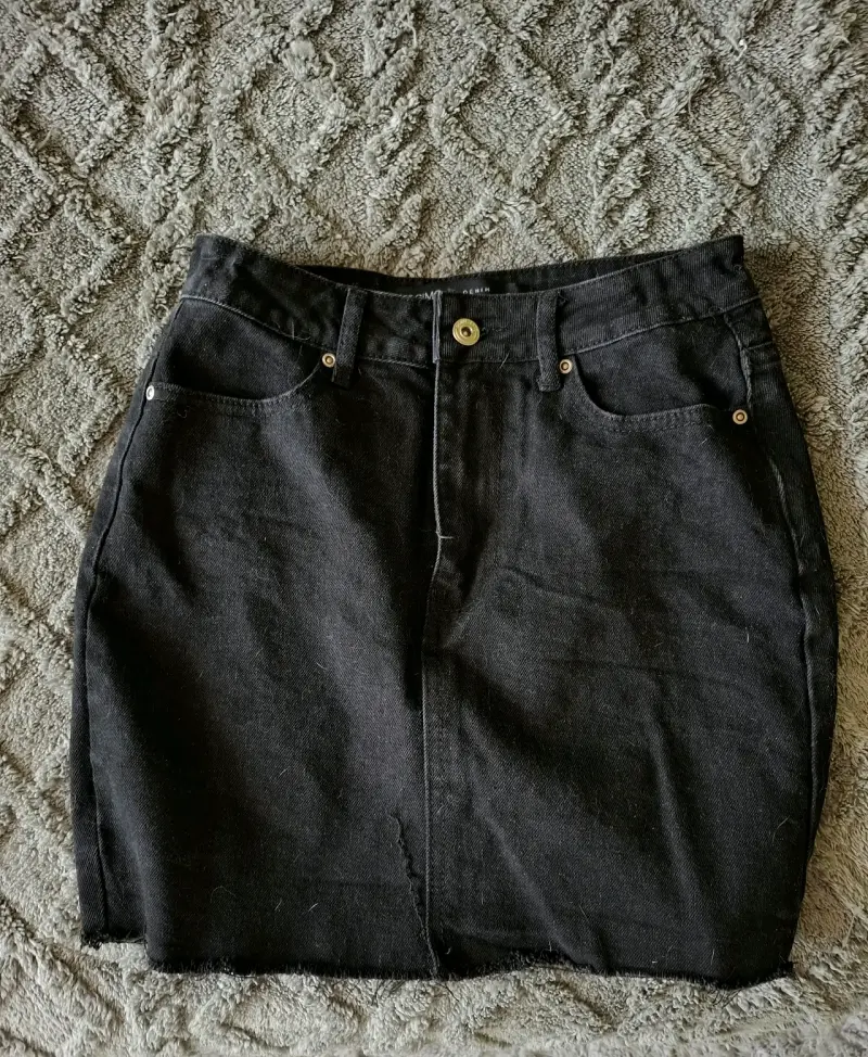 Falda de mezclilla negra ISSIMO talla S - 1